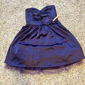 NEW with tags!! Elegant strapless mini Purple Dress, size S